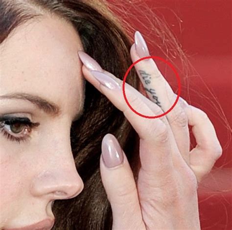 tatuajes lana del rey|Lana Del Reys Tattoos and Their Meanings 